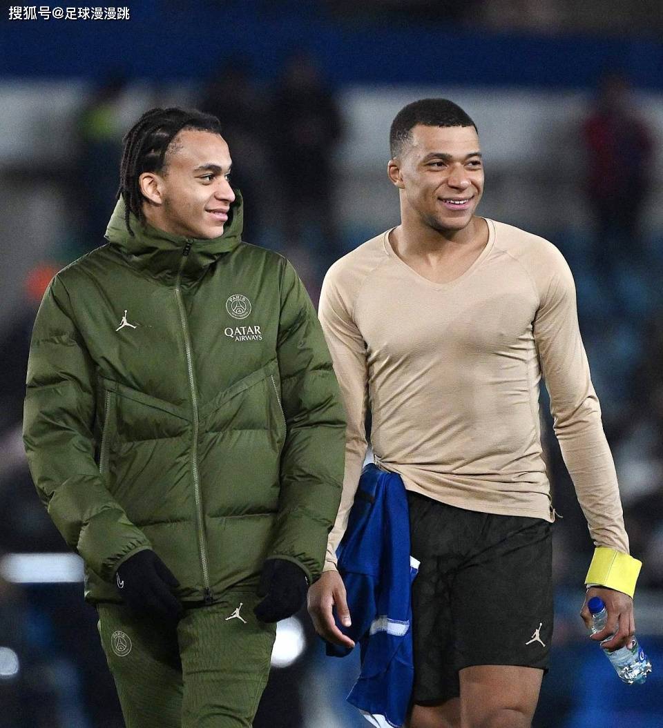 九游官网-姆巴佩重返赛场，重要助攻首场状态出色，巴黎圣日耳曼观众沸腾！比赛高潮迭起的简单介绍