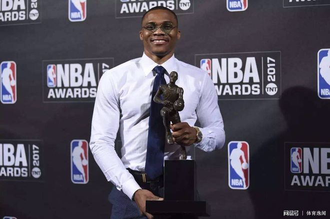 九游官网-里程碑夜！深圳队官宣签约，NBA常规赛冲刺阶段刷纪录，态度坚定，细节决定成败的简单介绍